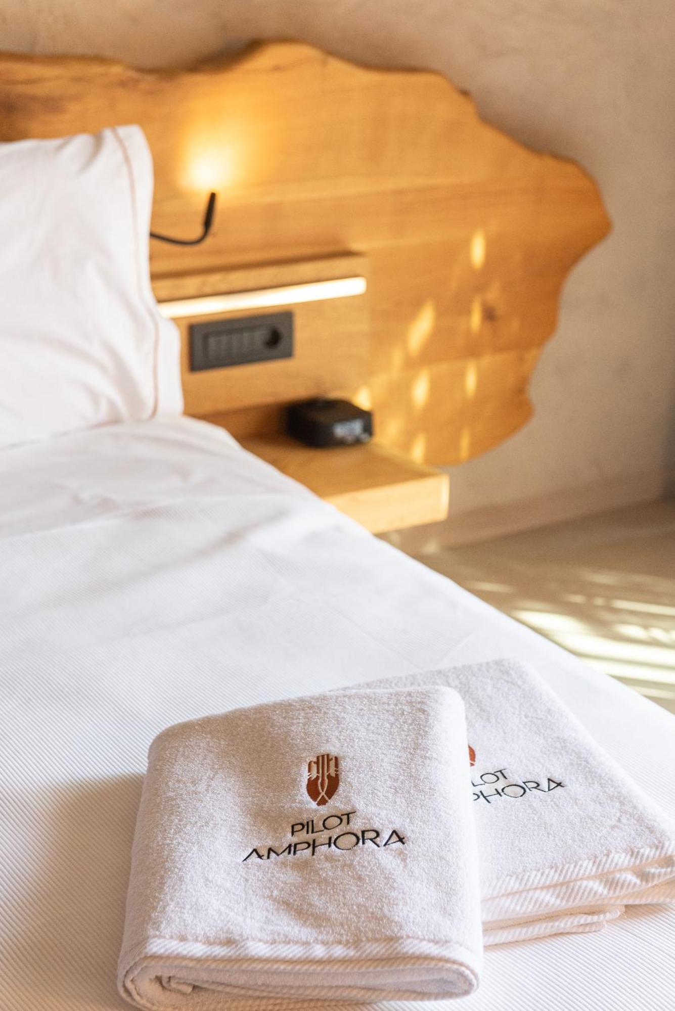 Pilot Amphora Boutique Hotel "Adults Only" Georgioupoli Bilik gambar